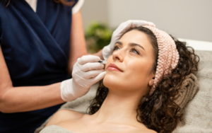 Read more about the article How to Reduce Swelling After Lip Filler Fast [2024]