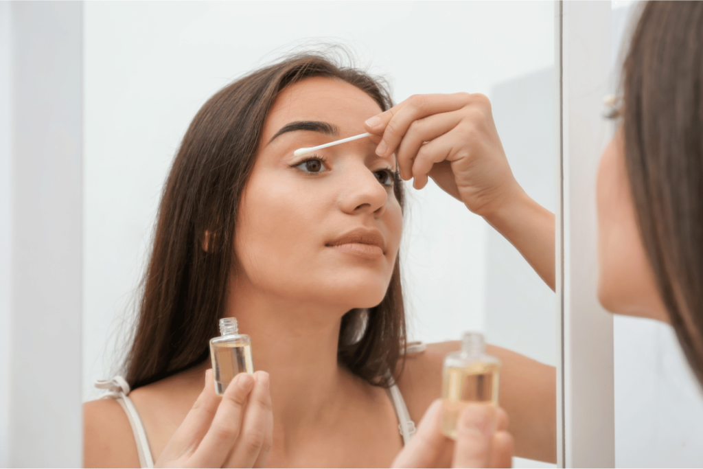Eyelash Growth Serum DIY